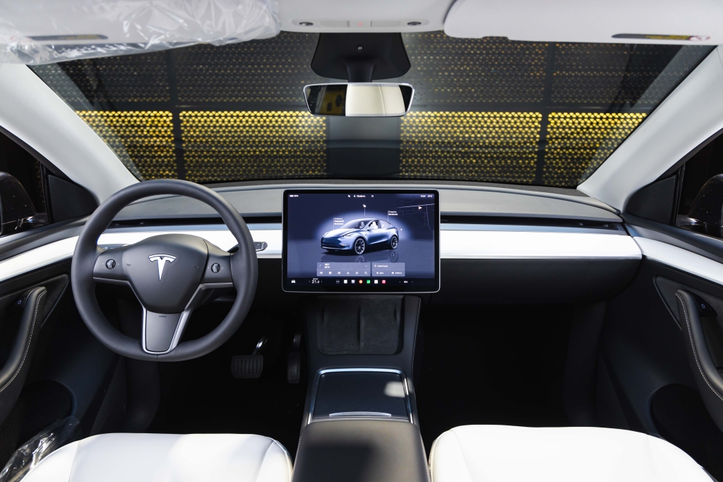 Tesla Model Y Long Range 2024 фото Tesla Model Y Long Range 2024 фото 33