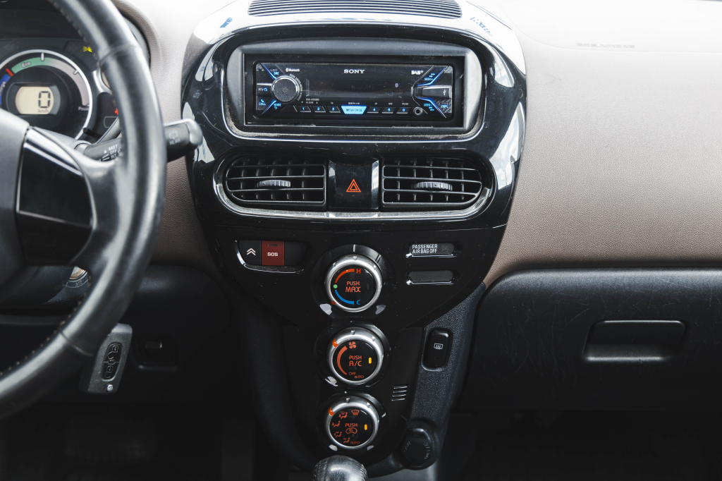 Citroen C-Zero 2011 photo 19