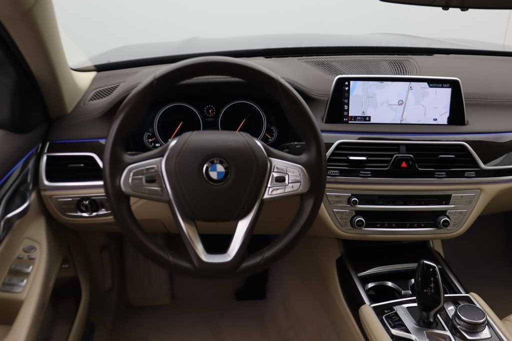 BMW 7 Series 2017 фото 4