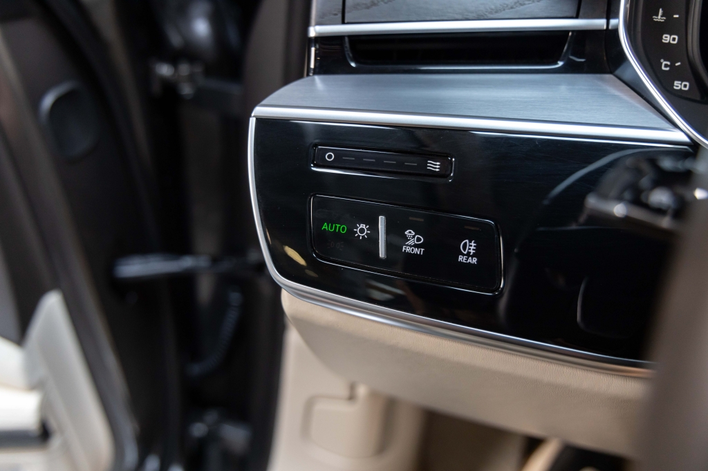 Audi A8 L 2018 фото Audi A8 L 2018 фото 19