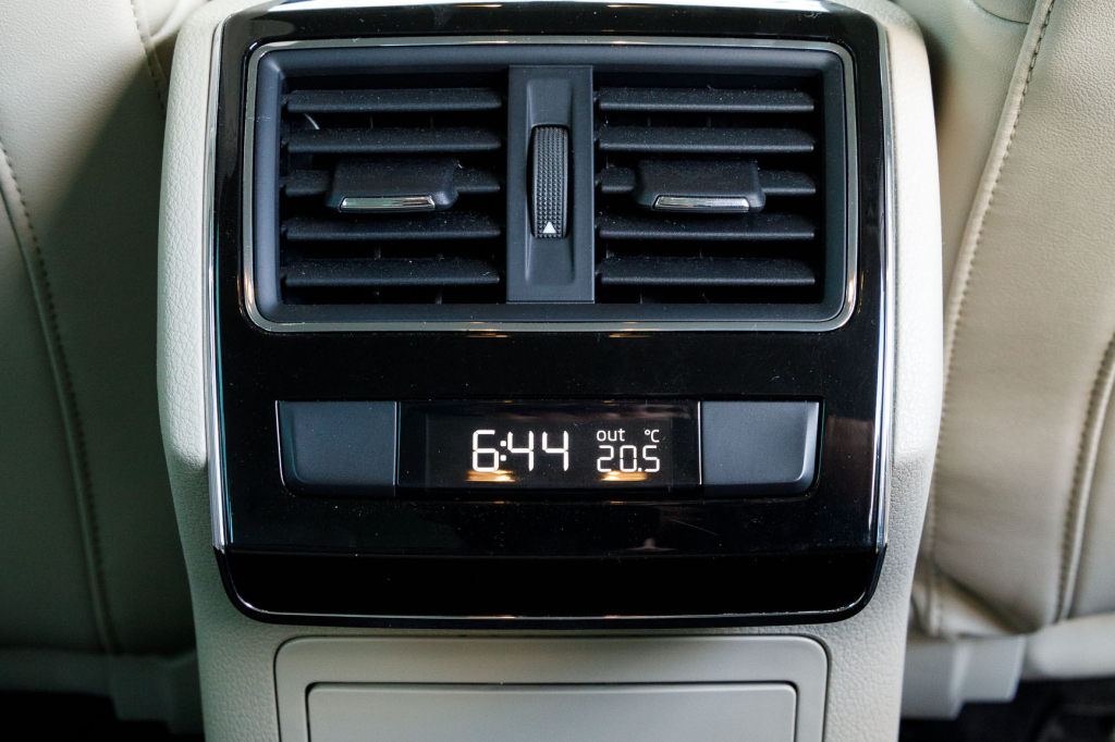 Skoda Superb 2017 фото 23