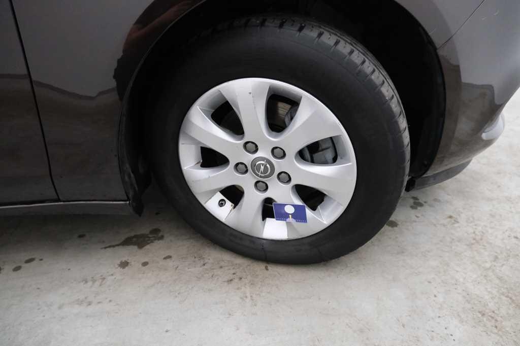 Opel Zafira 2017 фото 54