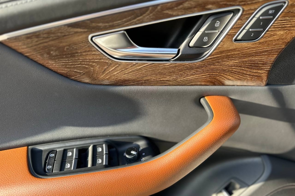 Audi Q8 50 TDI 2021 photo 12