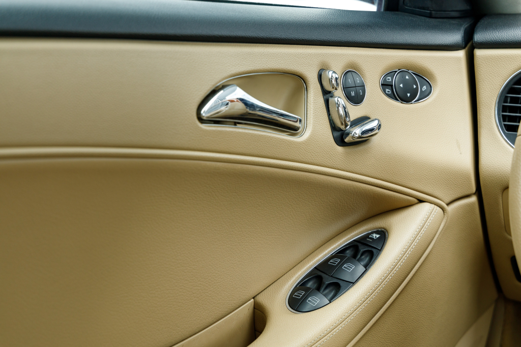 Mercedes-Benz CLS 500 2005 photo 7