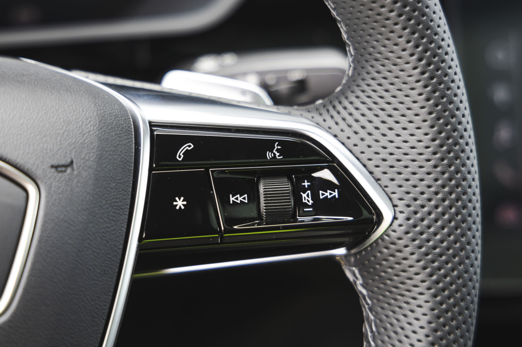 Audi Q8 Sportback e-tron 2023 photo 39