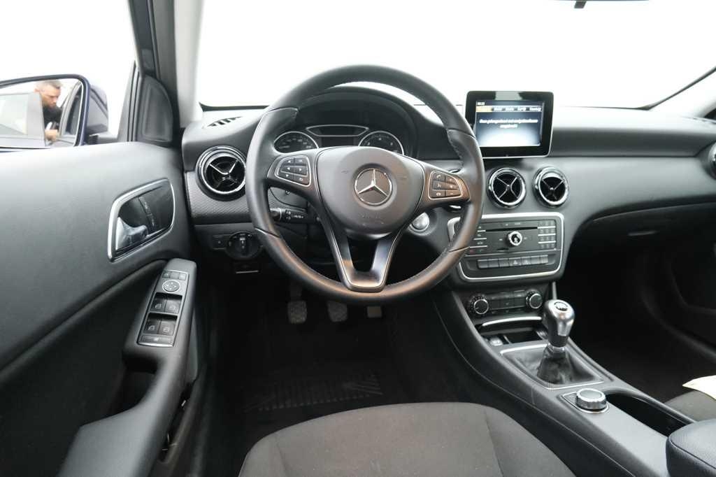 Mercedes-Benz A-Klasse 2017 photo 1
