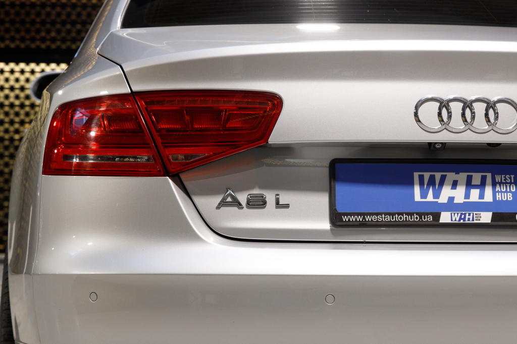 Audi A8 2014 photo 20