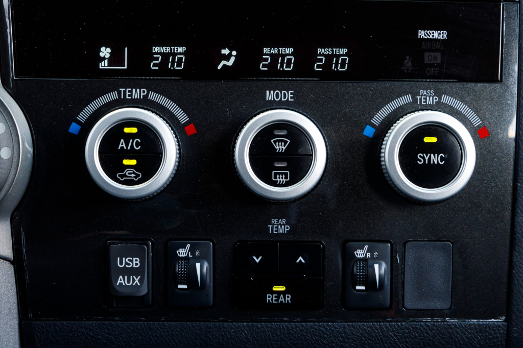 Toyota Sequoia 5.7 Dual VVT 2016 photo 21