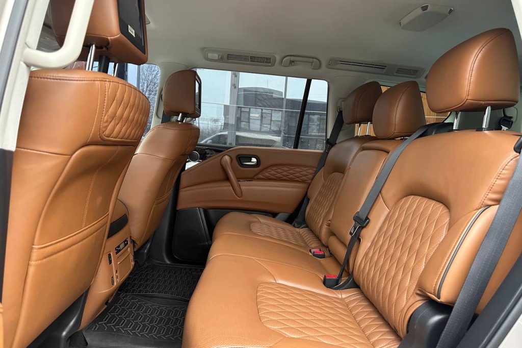 Infiniti QX80 Luxe Proactive 2018 photo Infiniti QX80 Luxe Proactive 2018 photo 15