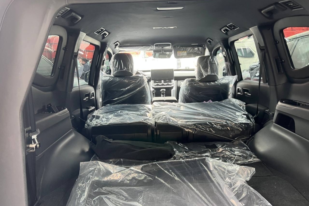 Toyota Land Cruiser 300 GUARD B6 2022 photo 14