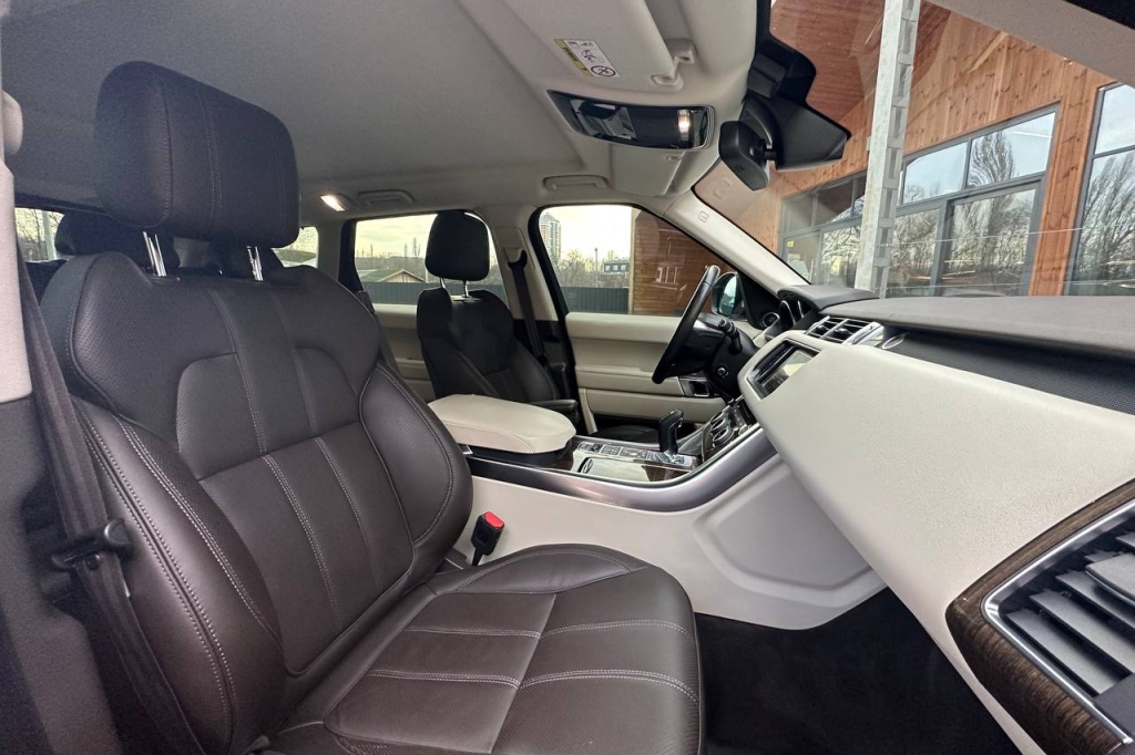 Land Rover Range Rover SE 2016 photo 14