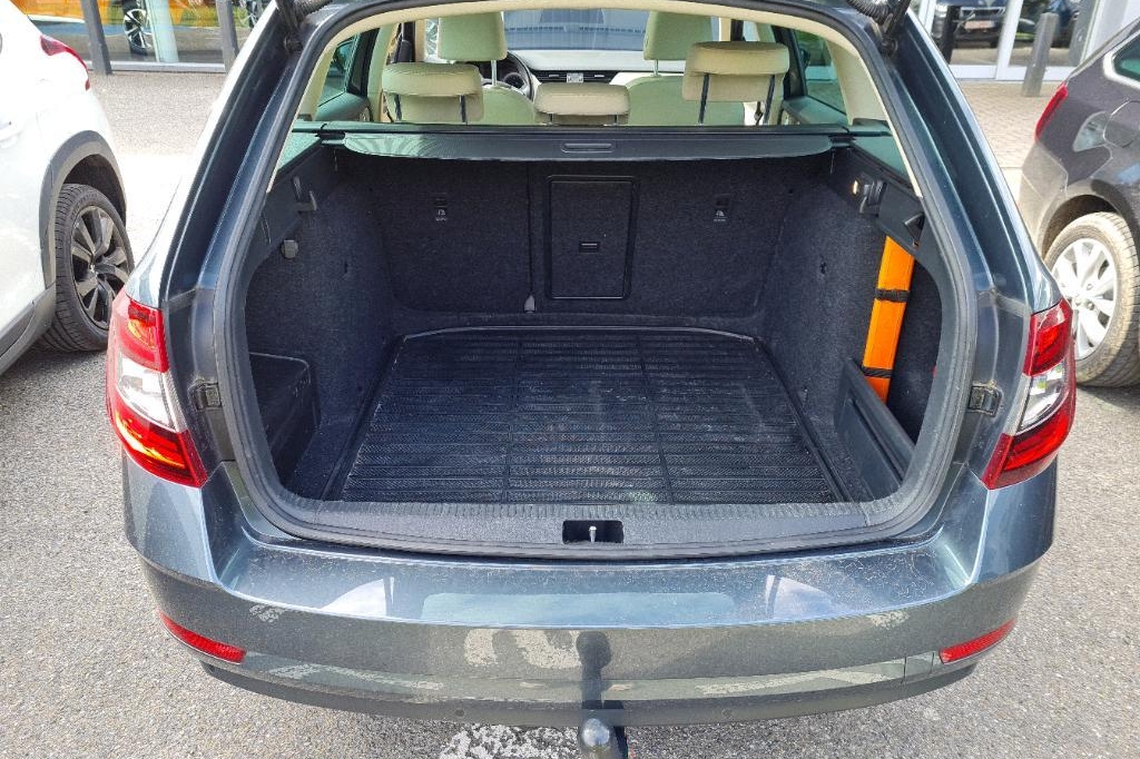 Skoda Octavia Combi 2017 фото 12