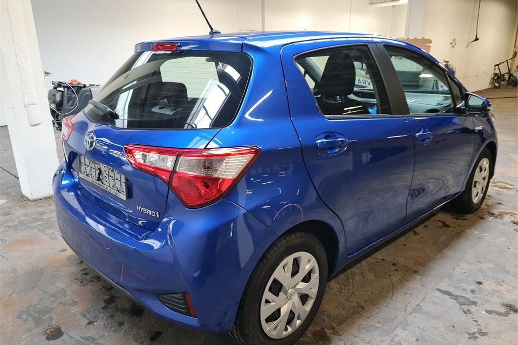Toyota Yaris 2019 фото 6