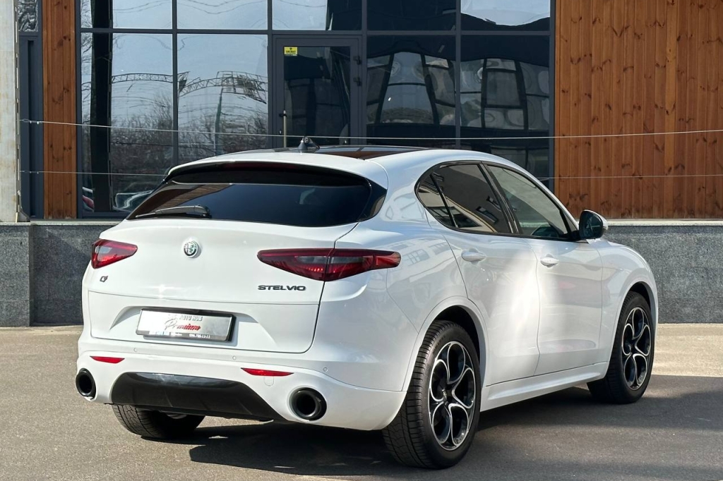Alfa Romeo Stelvio 2021 photo 5