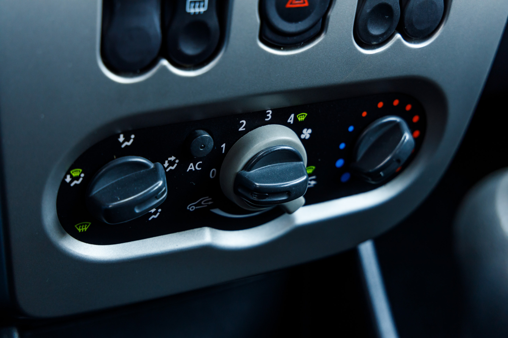 Dacia Sandero 2010 photo 14