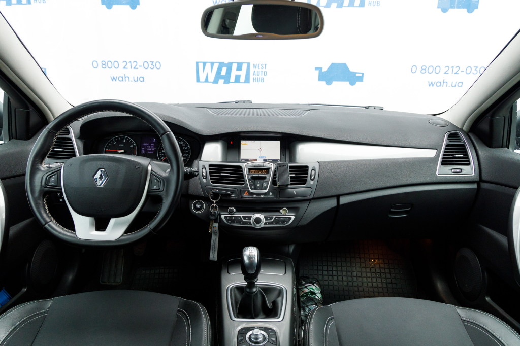 Renault Laguna III 2011 фото 6