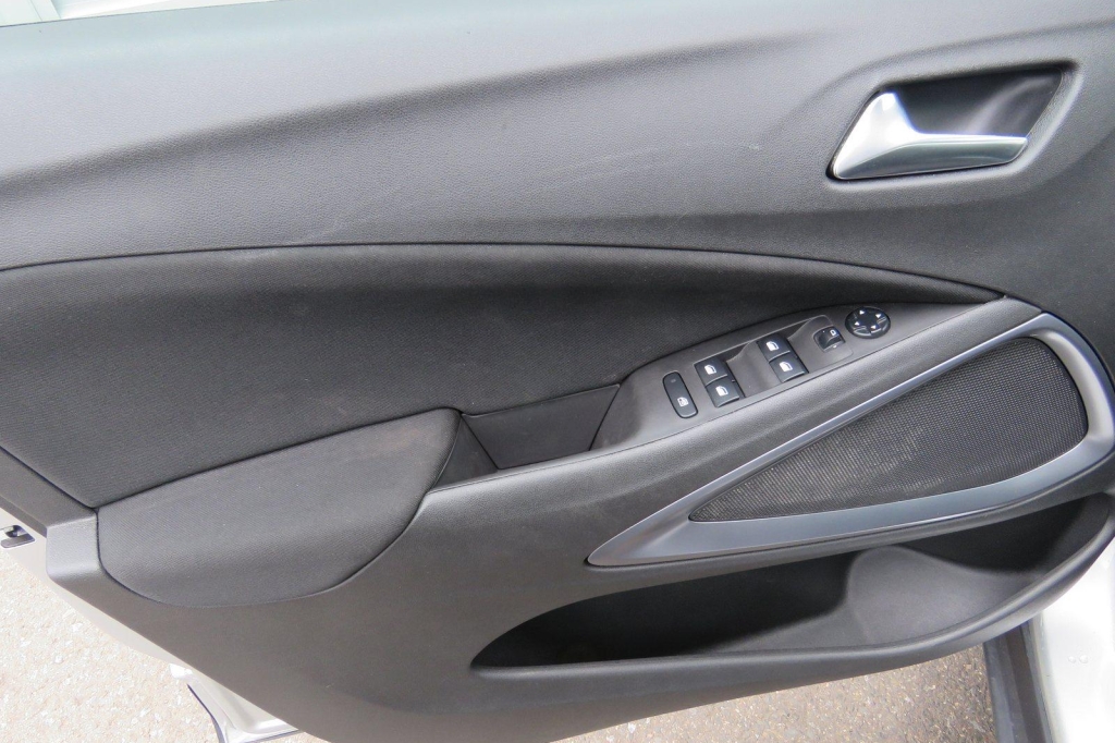 Opel Crossland X 2019 фото 8