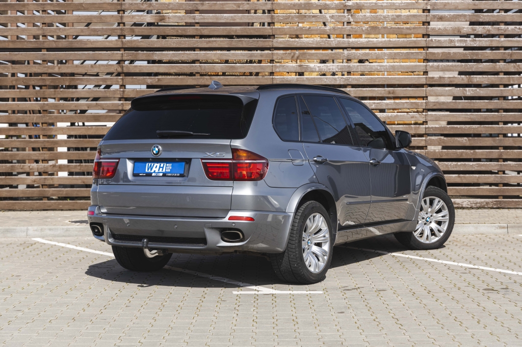 BMW X5 2010 фото BMW X5 2010 фото 7