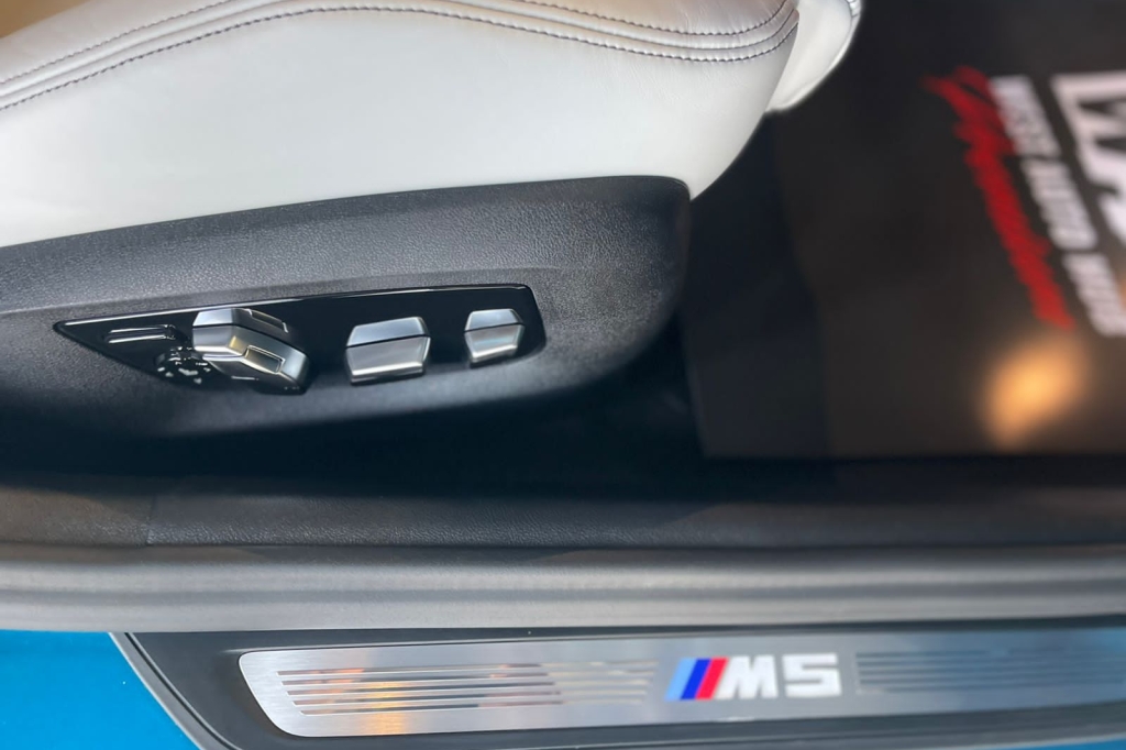BMW M5 2020 фото 15