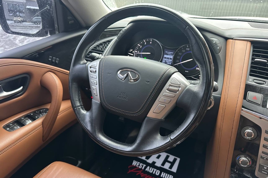 Infiniti QX80 Luxe Proactive 2018 photo Infiniti QX80 Luxe Proactive 2018 photo 22