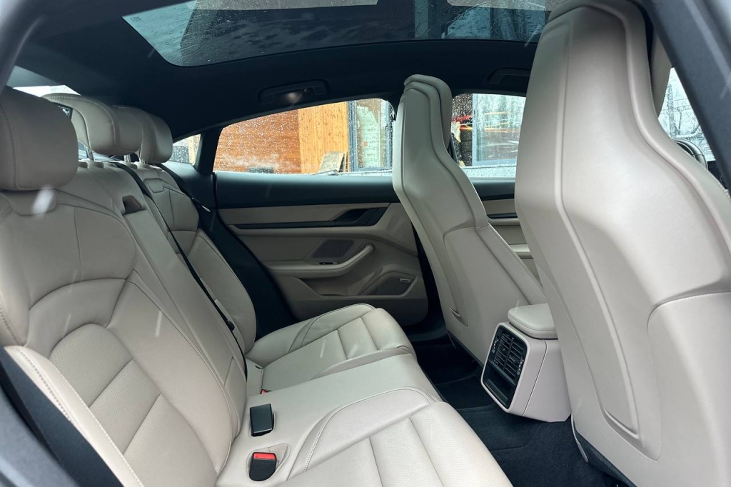 Porsche Taycan 4S 2020 photo 18
