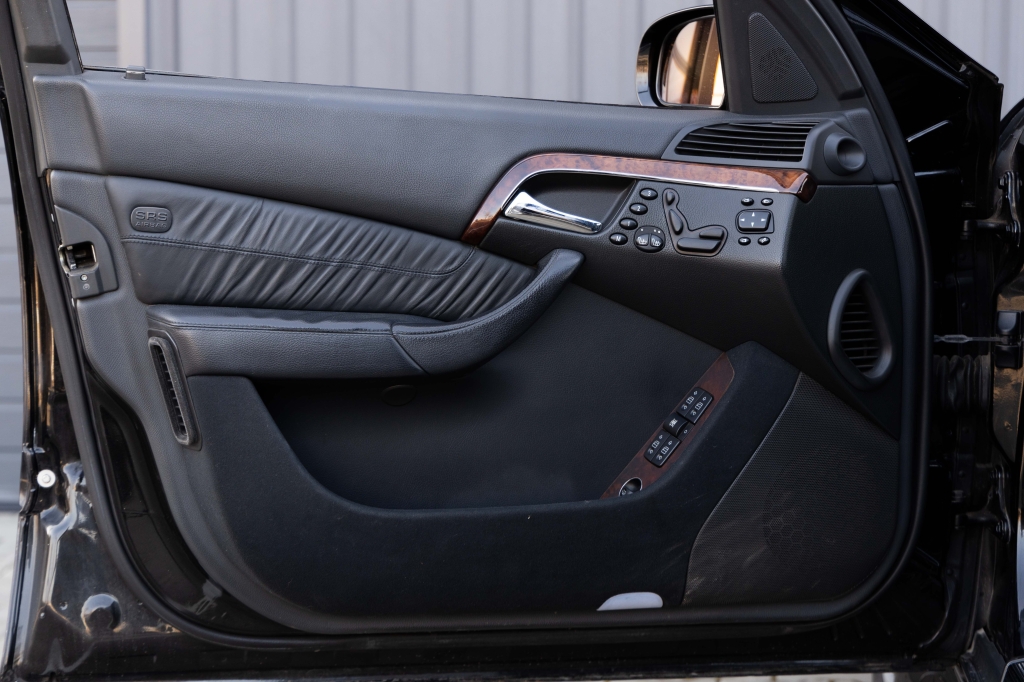 Mercedes-Benz S-Class S500L 2003 photo 14