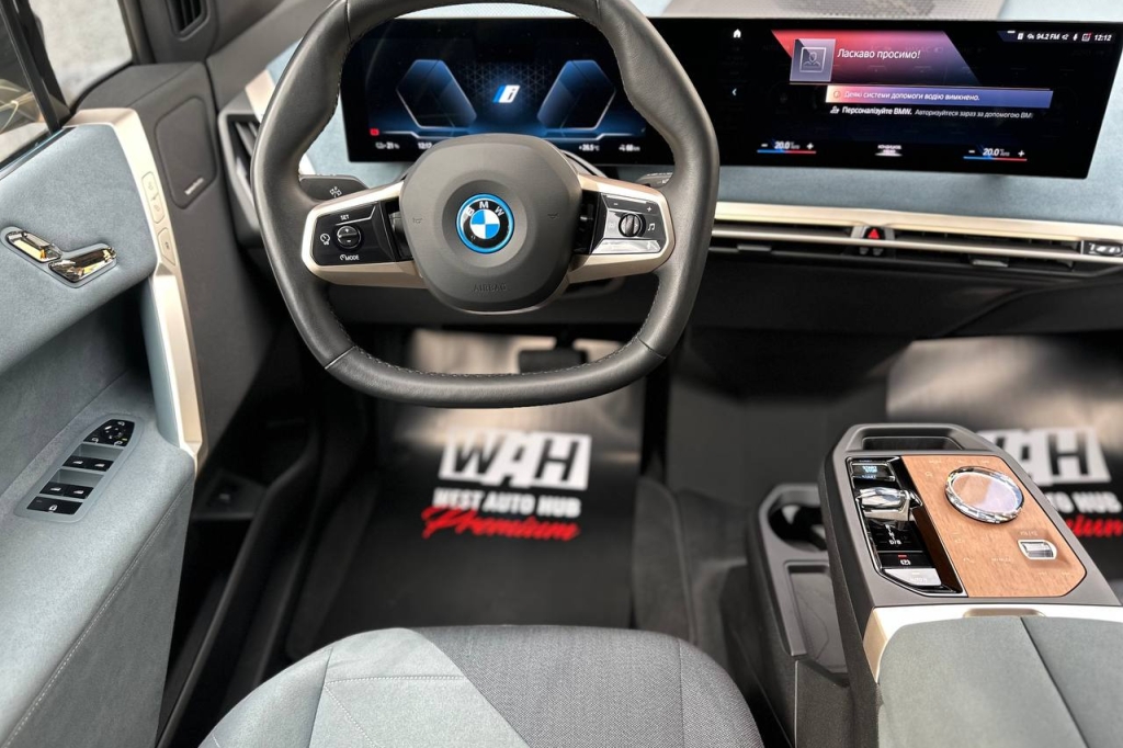 BMW iX 2021 фото 21