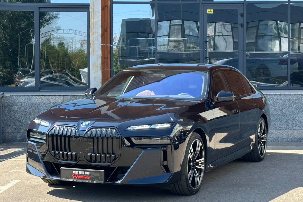 BMW 740 2023 photo 2