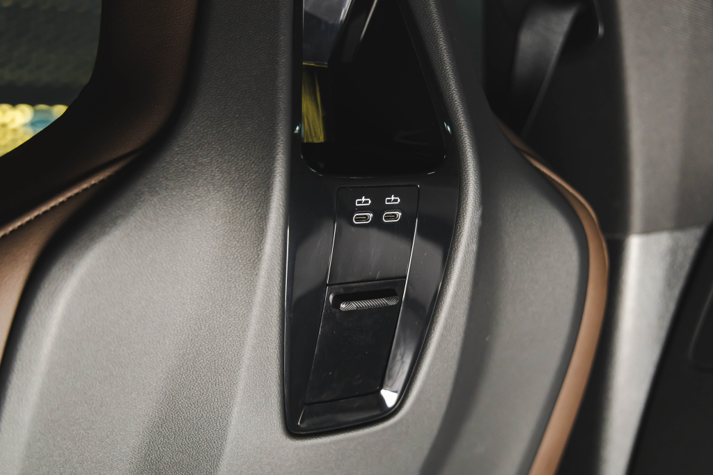 BMW iX xDrive40 2022 фото 34