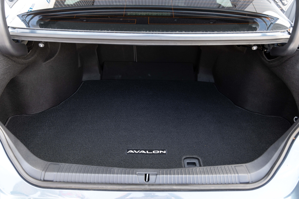 Toyota Avalon Hybrid 2020 photo 33