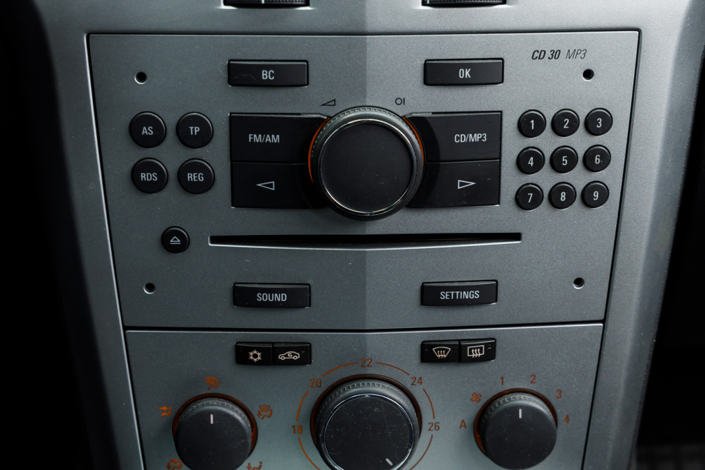 Opel Astra H 2010 фото 13