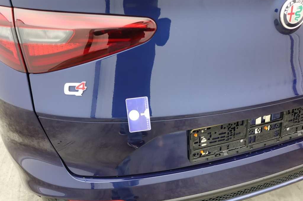 Alfa Romeo Stelvio 2018 фото 12