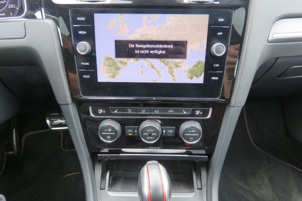 Volkswagen Golf GTI 2020 photo 10