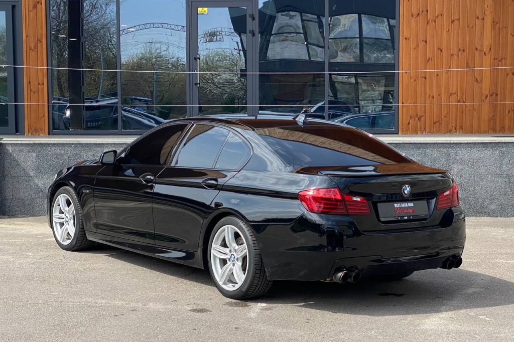 BMW 5 Series 535i 2012 photo 3