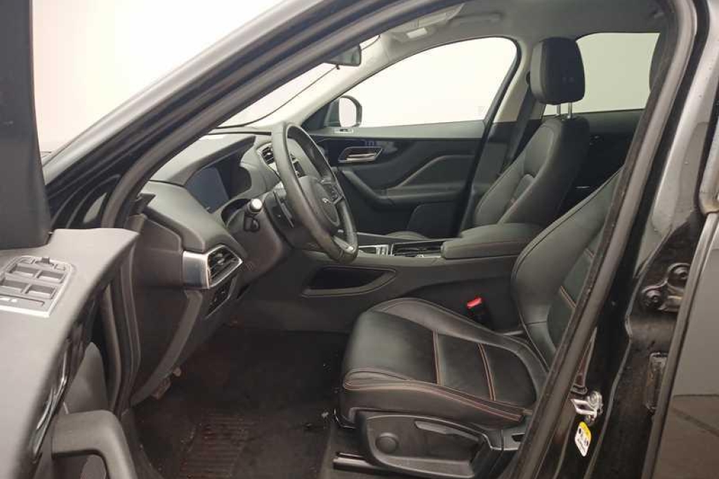 Jaguar F-Pace 2018 photo 7