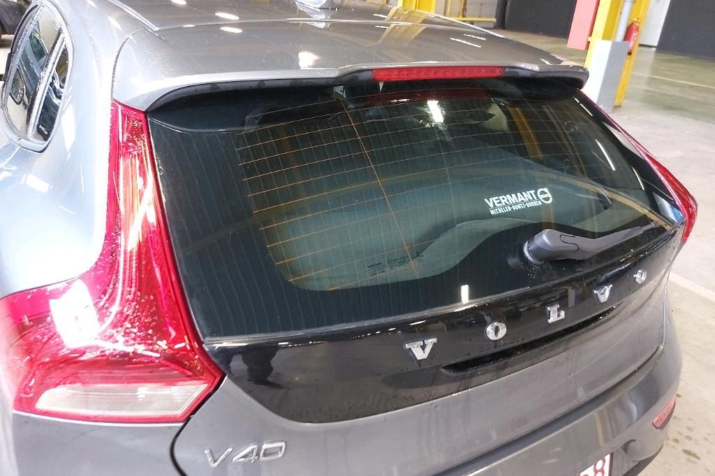 Volvo V40 2016 фото 26