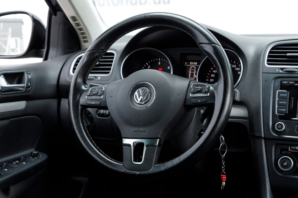 Volkswagen Golf VI Match 2012 фото 17