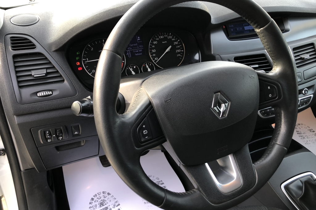 Renault Laguna фото 12