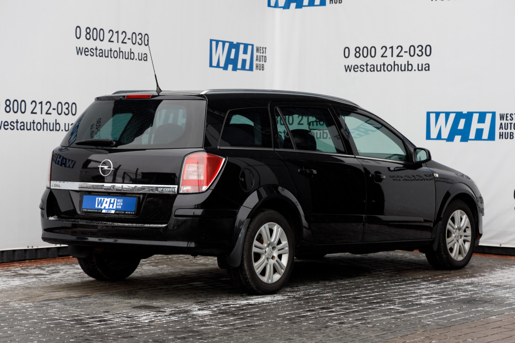 Opel Astra H photo 3