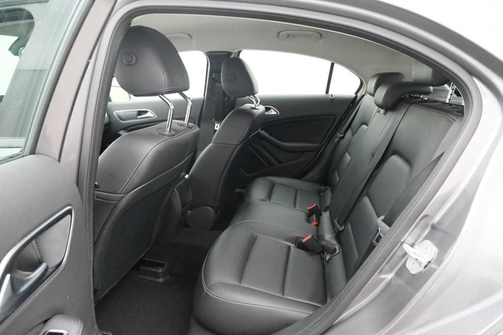 Mercedes-Benz A-Klasse 2017 photo 2