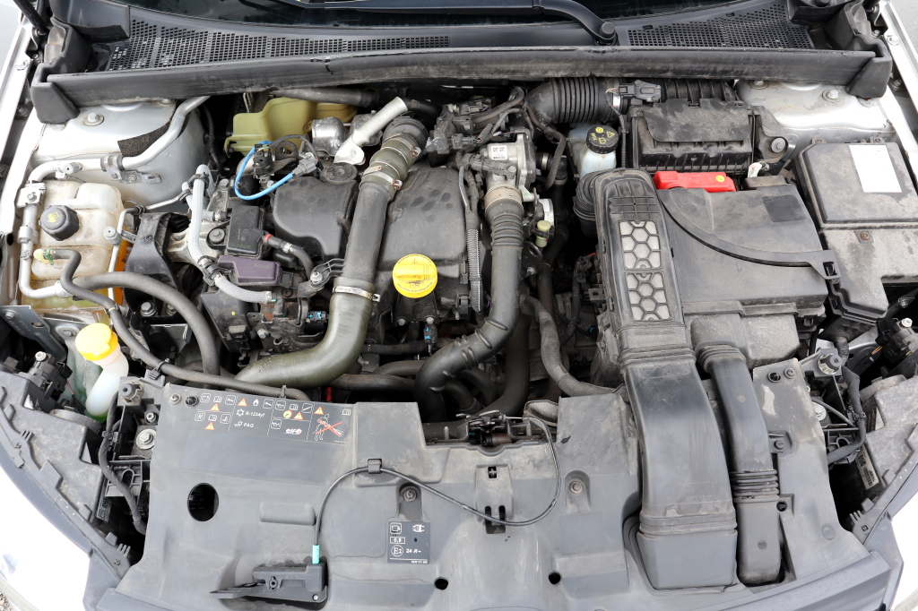 Renault Megane 2017 фото 12