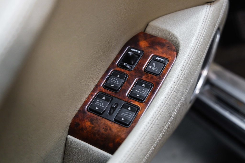 Jaguar XJ 1993 фото Jaguar XJ 1993 фото 20