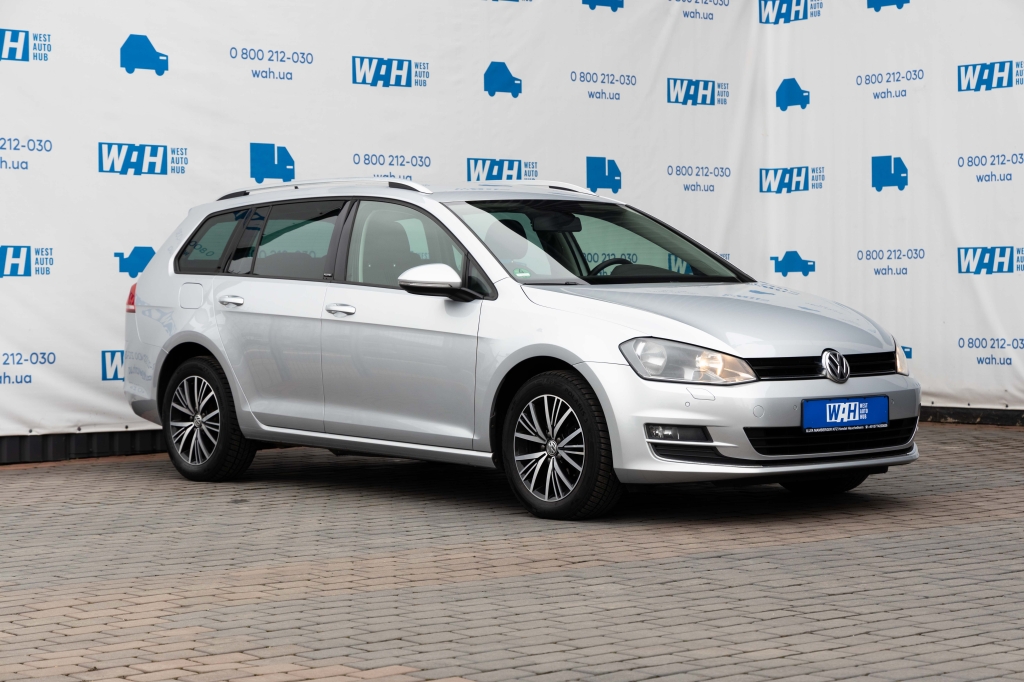 Volkswagen Golf Allstar 2016 фото Volkswagen Golf Allstar 2016 фото 4