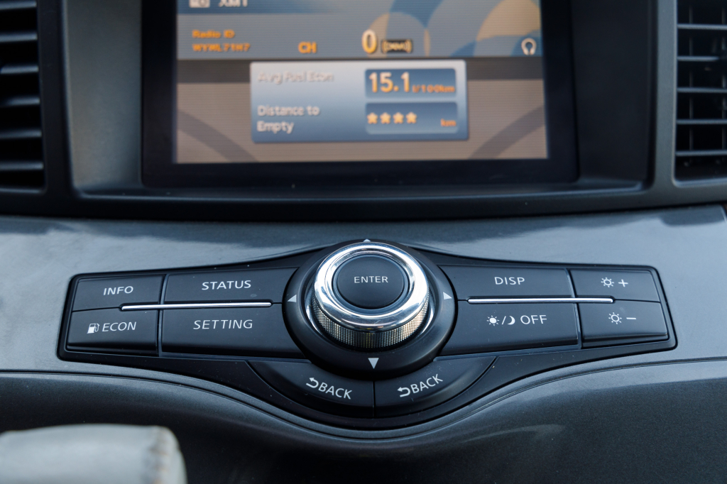 Nissan Quest 2012 фото 20