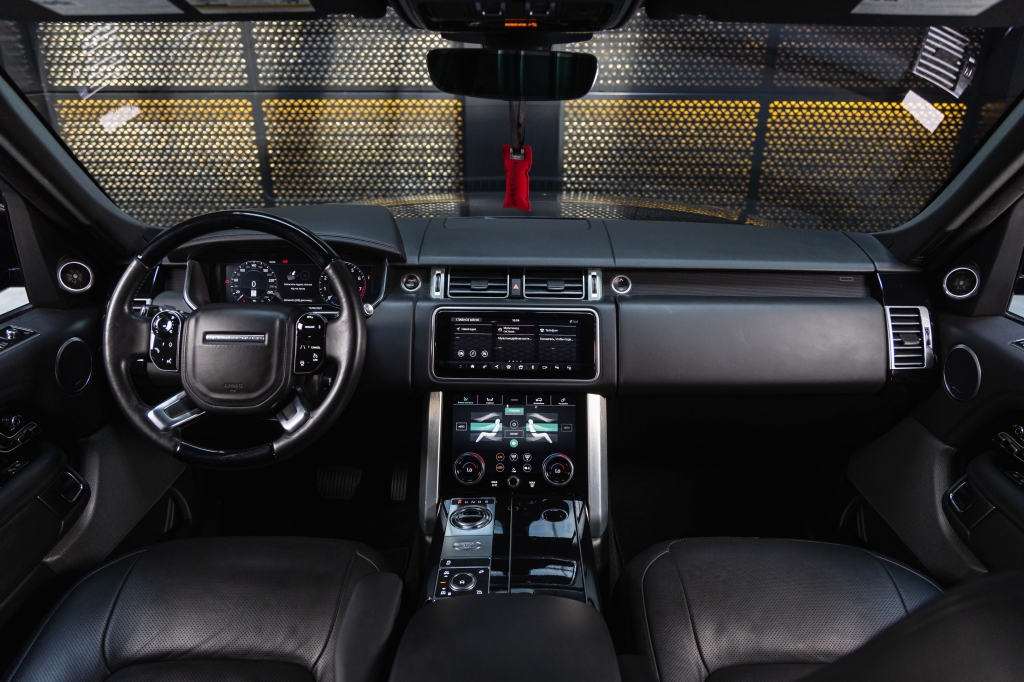 Land Rover Range Rover 2018 фото Land Rover Range Rover 2018 фото 33