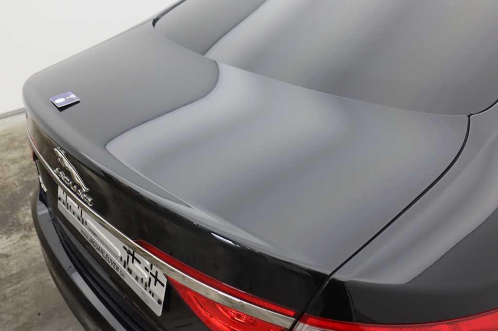 Jaguar XF 2017 фото 17