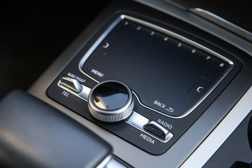 Audi Q7 S line TDI quattro 2017 photo 25