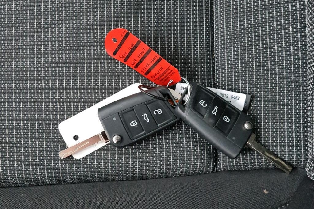 SEAT Leon 2018 фото 26