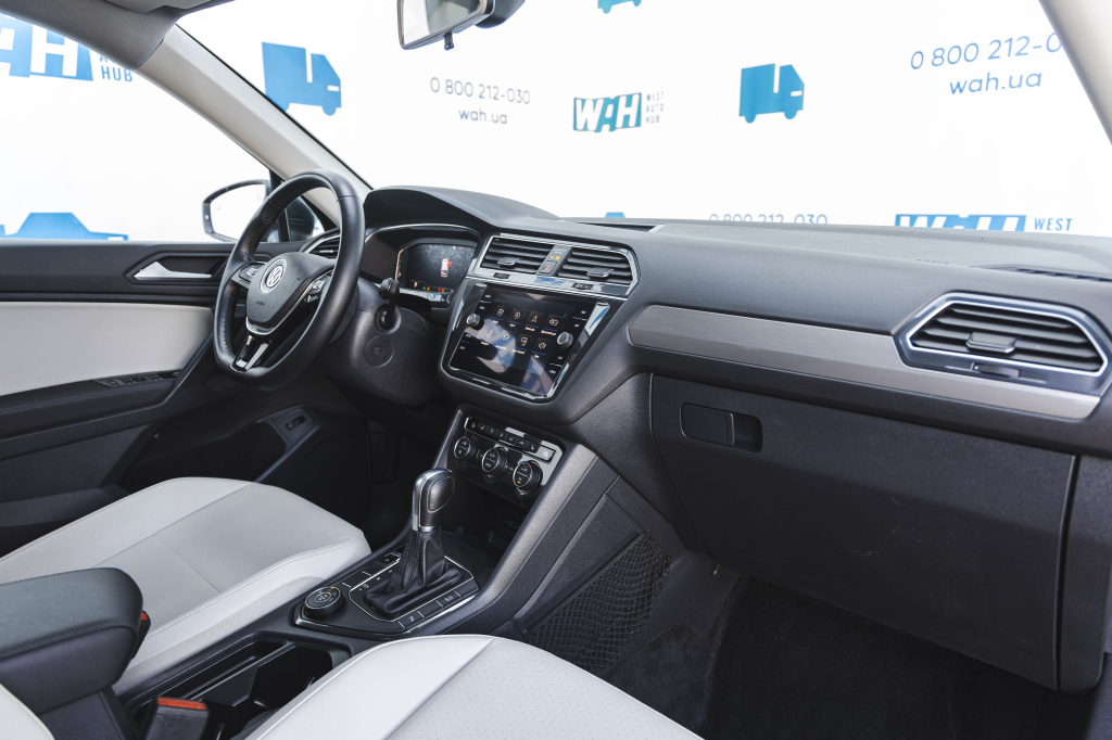 Volkswagen Tiguan SEL 2019 фото Volkswagen Tiguan SEL 2019 фото 24