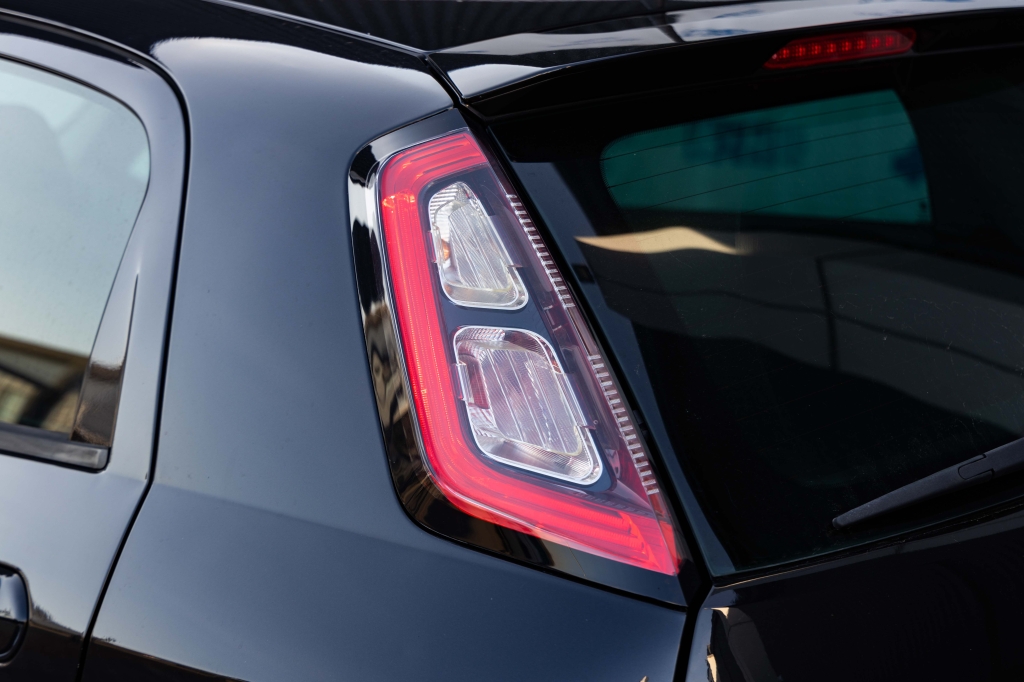 Fiat Punto Evo 2011 photo 10